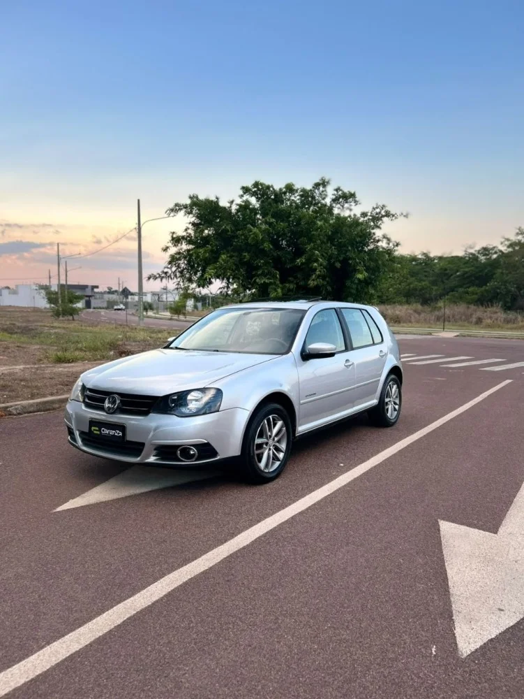 VW - VolksWagen Golf Sportline 1.6 Mi Total Flex 8V 4p