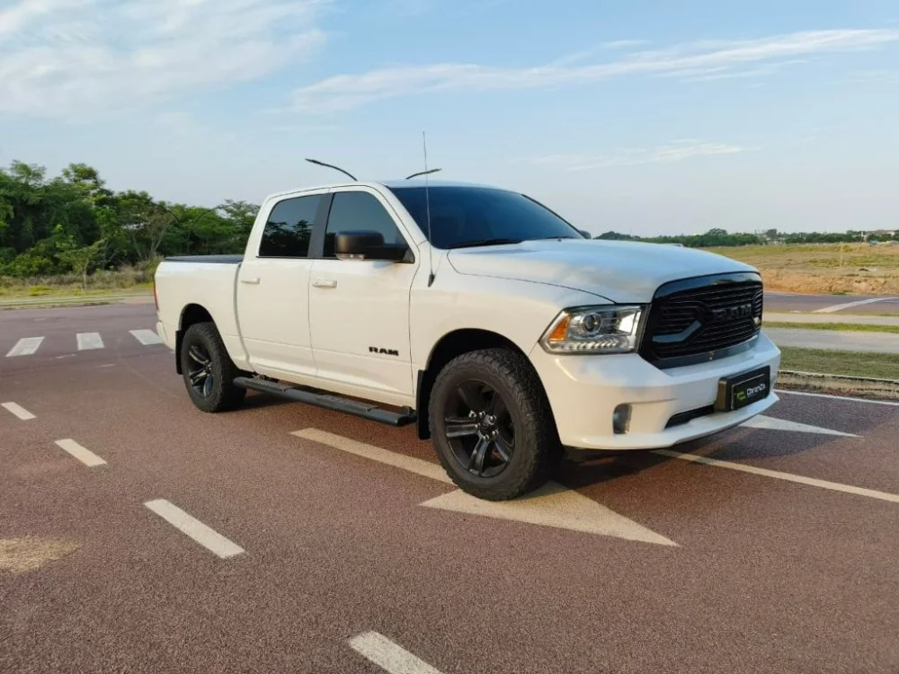 RAM CLASSIC LARAMIE 5.7 CD V8 4X4 Aut.